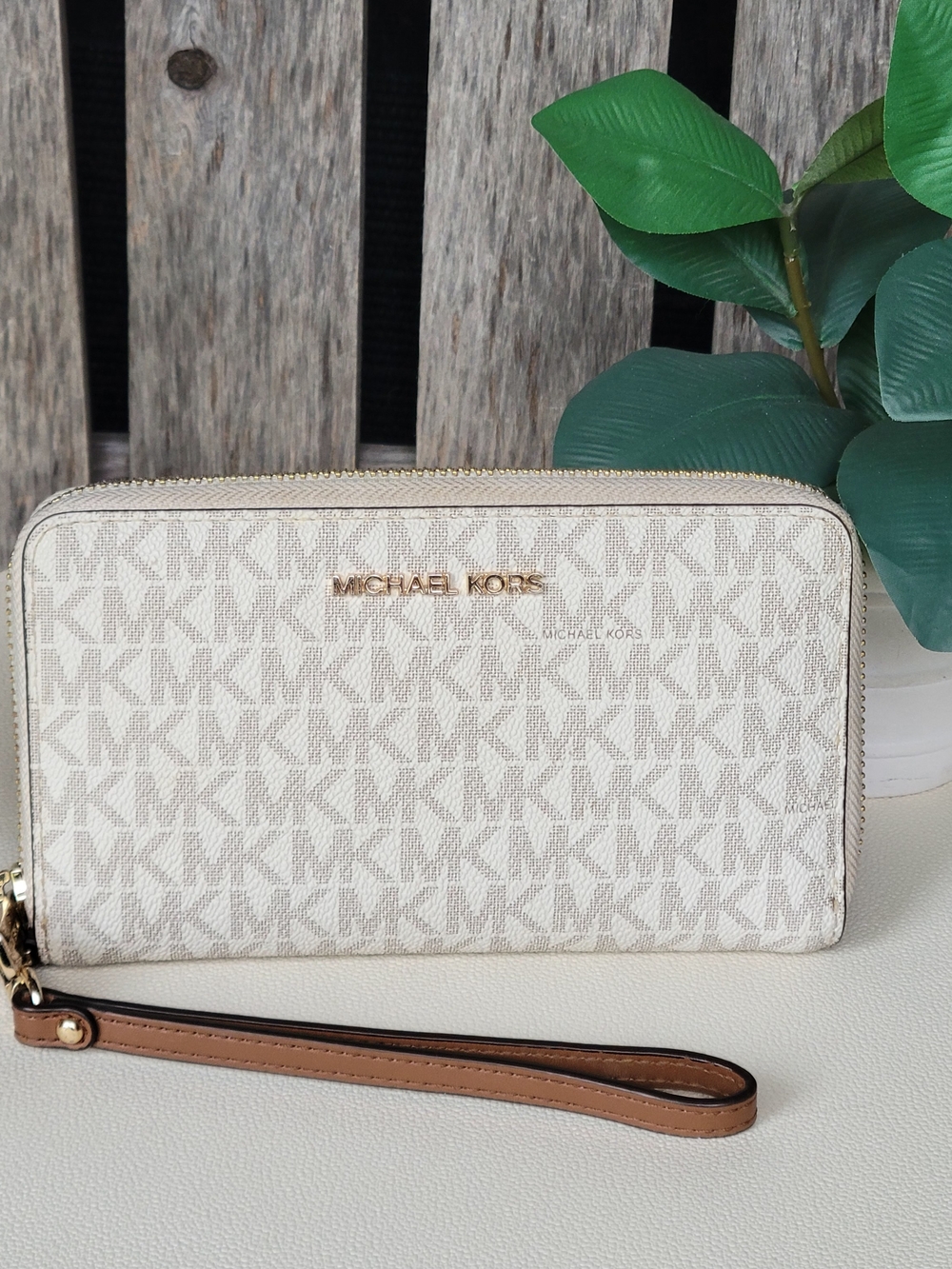 Michael Kors Jet Set Travel Signature Zip-Around Wristlet All Over MK Print